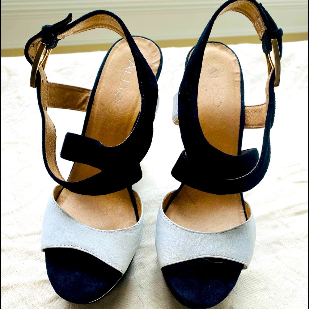 Ladies pair of beautiful Aldo Wedges white leather/black suede sz 39 Euro/US 9